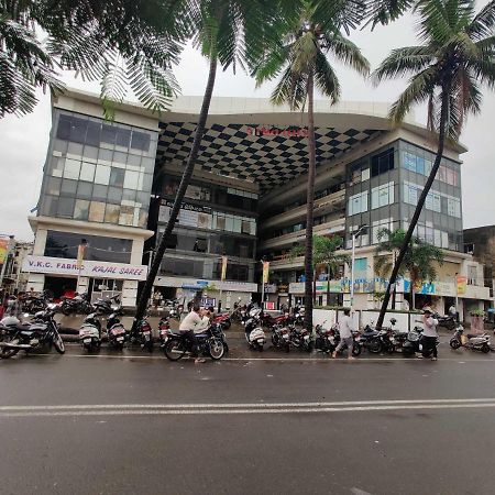 Oyo 91692 The You And Me Hotel Utrān 外观 照片